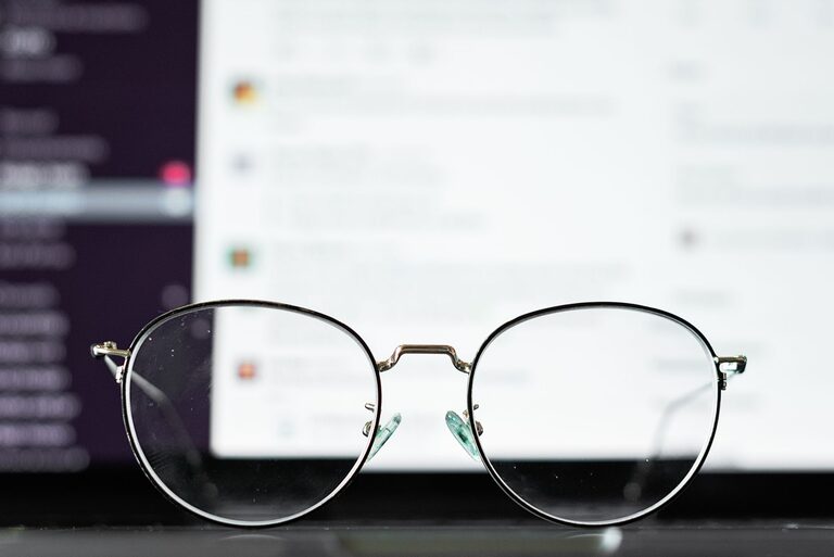 How to Protect Your Eyes During Screen Time